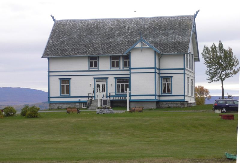 Fil:Hovedbygningen Sandtorgholmen.JPG
