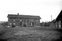 Hovedbygningen på Øvre Dalby ei tid etter påbygging i 1882. Anno Domkirkeodden DOK-03237. Klikk for større bilde.