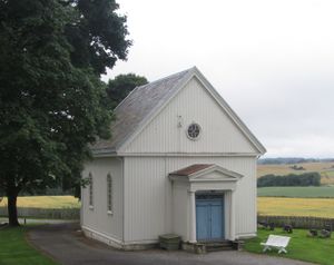 Hovin kirke Ullensaker gravkapell.jpg