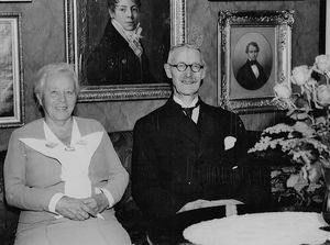 Hroar Olsen og fru Anna Hedvig foto.jpg