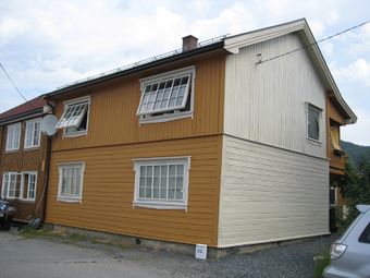 Hus no 61 i Hokksund (be-2008-07-30-2570-web30).jpg