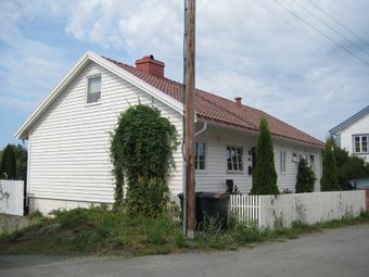 Hus no 64 i Hokksund (be-2008-07-30-2573-web30).jpg