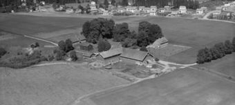 Huseby gård 1930.jpg