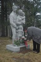 30. Husmannsmonumentet Stenberg Toten 2005.jpeg