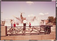 218. Hvalfangstmonumentet, Sandefjord. - no-nb digifoto 20160511 00209 NB NKF P 02 E 013.jpg