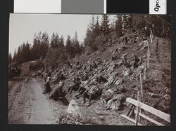 Hvilende_soldater_-_no-nb_digifoto_20160415_00242_bldsa_EYDE00092