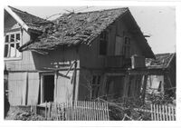 I Bakkerhuset hadde seks søkt tilflukt. Foto: Ukjent.