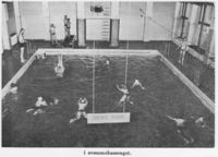 Steinkjer Folkeskole har svømmeundervisning i Samfunnshusets svømmehall (1950-åra)]].