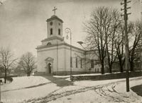 Kirkens vest- og sørside. Foto: T. V. Kylander (1910).