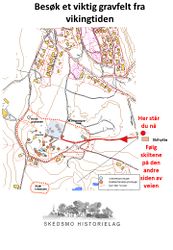 Infoskilt om Asak jernaldergravfelt utenfor Asak skistue.