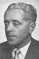 Seinere stortingsmann Inge E. Bartnes stilte også opp som formann for handelslagets styre, riktig nok "bare" i tre år, før han ble opptatt på annet hold.