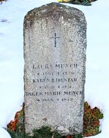Edvard Munchs søster Inger, og deres tante, Karen, er også gravlagt på Nordstrand kirkegård. Foto: Stig Rune Pedersen