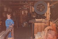 Oldebaret Kjetil i Adolf Flessebergs riveverksted.