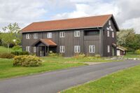 Internatbygning på Hvam landbruksskole. Foto: Leif-Harald Ruud (2022)