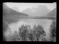 220. Isfjorden med Åndalsnes - no-nb digifoto 20160720 00005 NB MIT FNR 18782.jpg