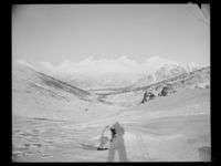 108. Istindene fra Vengjedalen - no-nb digifoto 20150205 00087 NB MIT FNR 15767.jpg