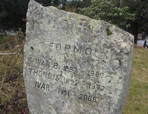 Ivar Formo gravminne.jpg