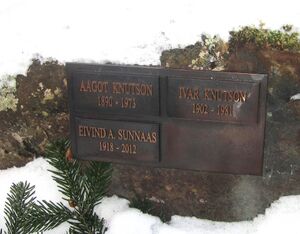 Ivar Knutson gravminne.jpg