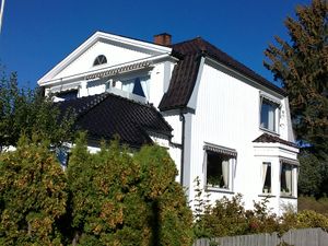 Iver Jernskjeggs vei 7 (Larvik).jpg