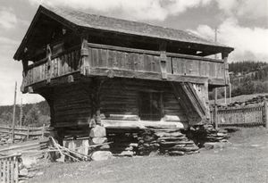 Jarstad, Oppland - Riksantikvaren-T147 01 0890.jpg