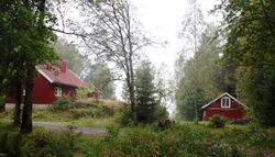 Plassen sett fra øst, Jegersborgveien i forkant. Foto: Erlend Bjørtveit (2013).