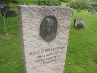 1. Jens Stub Irgens Borthen gravminne.jpg