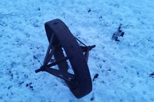 Jernskodd hjul til anleggsgeit treverket borte 2 OEH.jpg