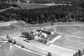 Jogstad gård fra nordvest.jpg