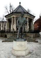Statue av Johan Halvorsen ved Nationaltheatret. Foto: Stig Rune Pedersen
