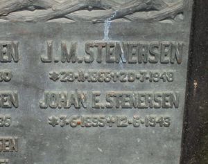 Johan Martin Stenersen gravminne.jpg