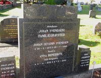 8. Johan Severin Svendsen gravminne Borre.jpg
