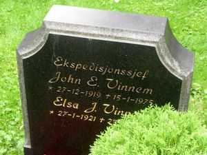 John Elias Vinnem gravminne Ullern.jpg