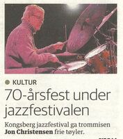 Faksimile, omtale i Laagendalsposten 26. april 2013 av jazz-trommeslageren Jon Christensen, som ble feiret på Jazzfesivalen samme år.