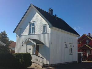 Jonas Lies vei 8 (Larvik).jpg