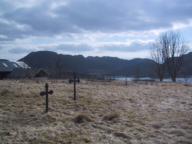 Fil:Jossund gamle kirkegard.JPG