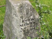 Historikeren Jostein Nerbøviks gravminne på Gamlebyen kirkegård. Foto: Stig Rune Pedersen