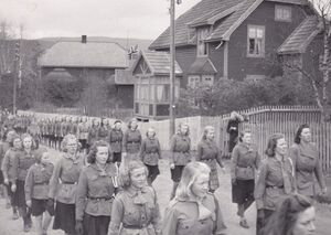 KFUK-speidere i Brennebakken i 1947 (oeb-228759).jpg