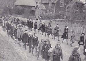 KFUK-speidere i Brennebakken i 1947 (oeb-228760).jpg