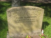 Kaare Gundersen ble skutt i Trandumskogen 14. oktober 1943 etter en sabotasjeaksjon mot Akers mekaniske verksted i Oslo. Etter krigen ble han gravlagt ved Grefsen kirkegård. Foto: Stig Rune Pedersen