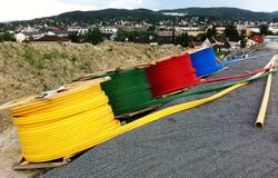 Et moderne veianlegg krever kabler i metervis. 02.06.2014.