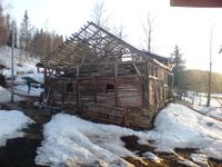 33. Kallrustad låveriving uten takplater 2009.jpg