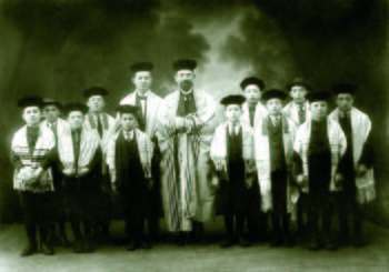 Kantor Gotthelf og synagogekoret.jpg