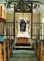 Karasjok gamle kirkes interiør i fredstid.