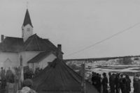 Karasjok kirke og provisorisk feltlasarett.