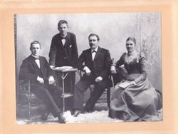 Karl Hoel med familie.
