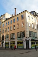 Karl Johans gate 19 i Oslo, ombygd 1918 av ark. Stein. Foto: Chris Nyborg (2013)