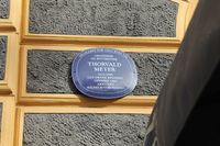 Karl Johans gate 37: Thorvald Meyers palé. 59.914209° N 10.737697° Ø