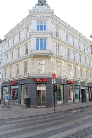 Karl Johans gate 6 i Oslo.JPG