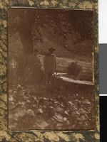 1. Karoline og Bjørnstjerne Bjørnson stående under et tre, 1896 - no-nb digifoto 20160602 00168 bldsa BB0828.jpg