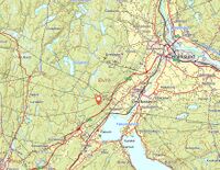 Kart som viser beliggenheten av plassen, snaut 2 kilometer nord for Darbu